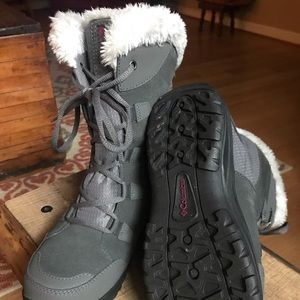 Women’s size 7 Columbia winter boots.